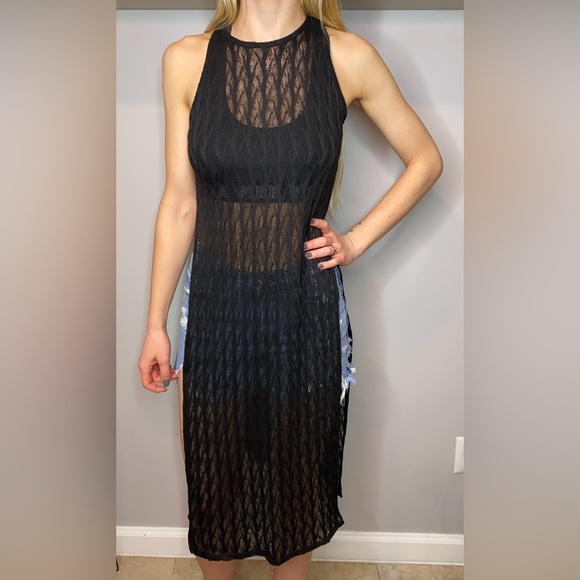 Guess High Slit Cover Up Top. - Picture 2 of 8